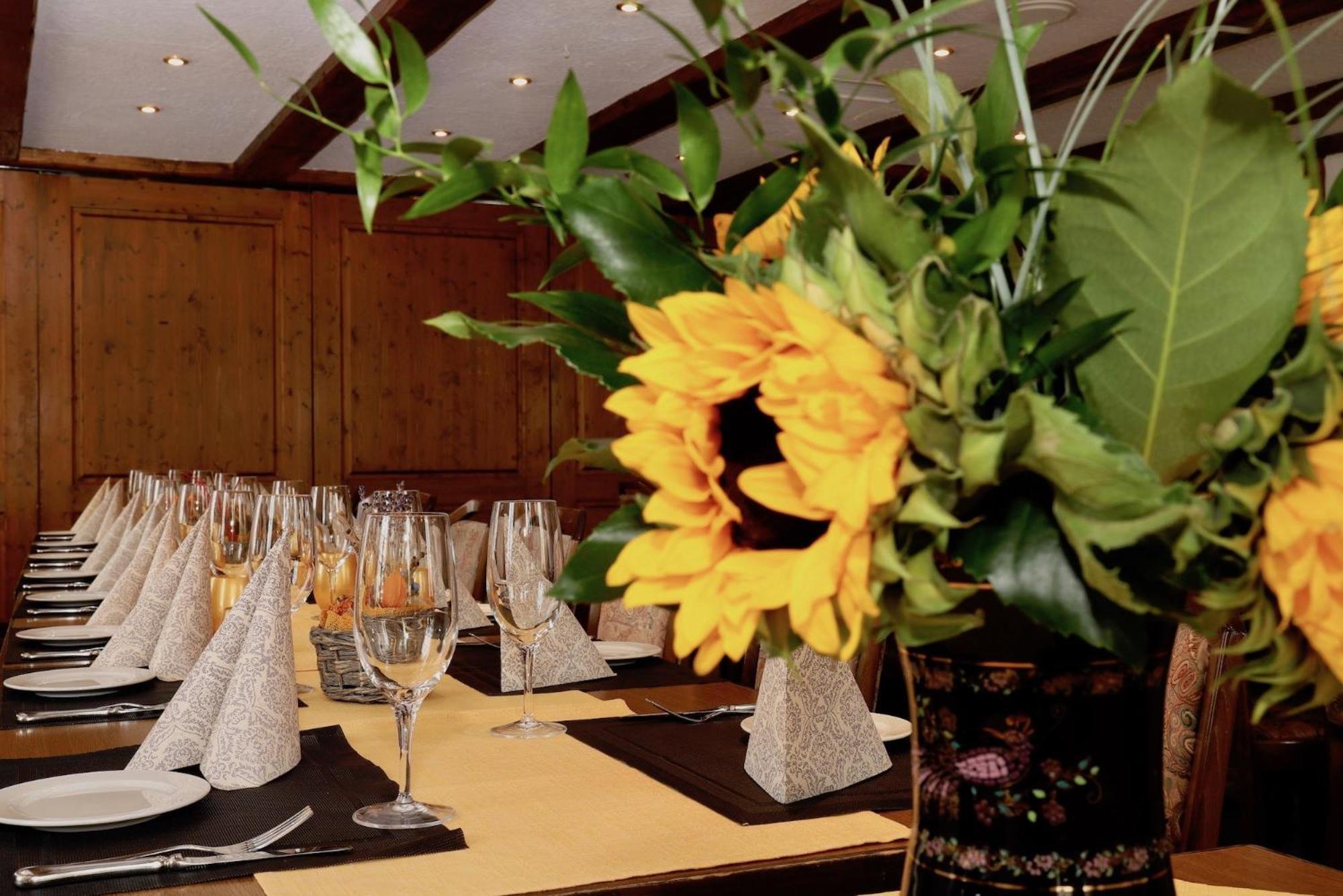 Hotel-Restaurant Weisses Kreuz Breitenbach Buitenkant foto