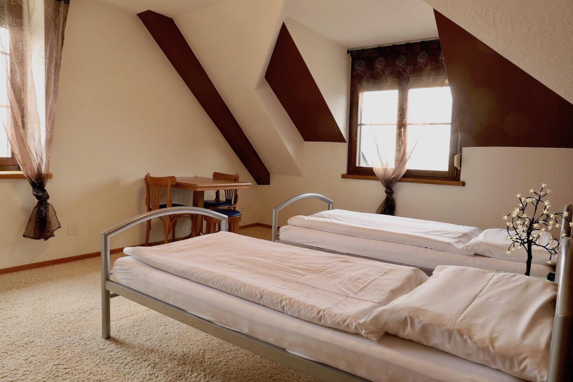 Hotel-Restaurant Weisses Kreuz Breitenbach Buitenkant foto