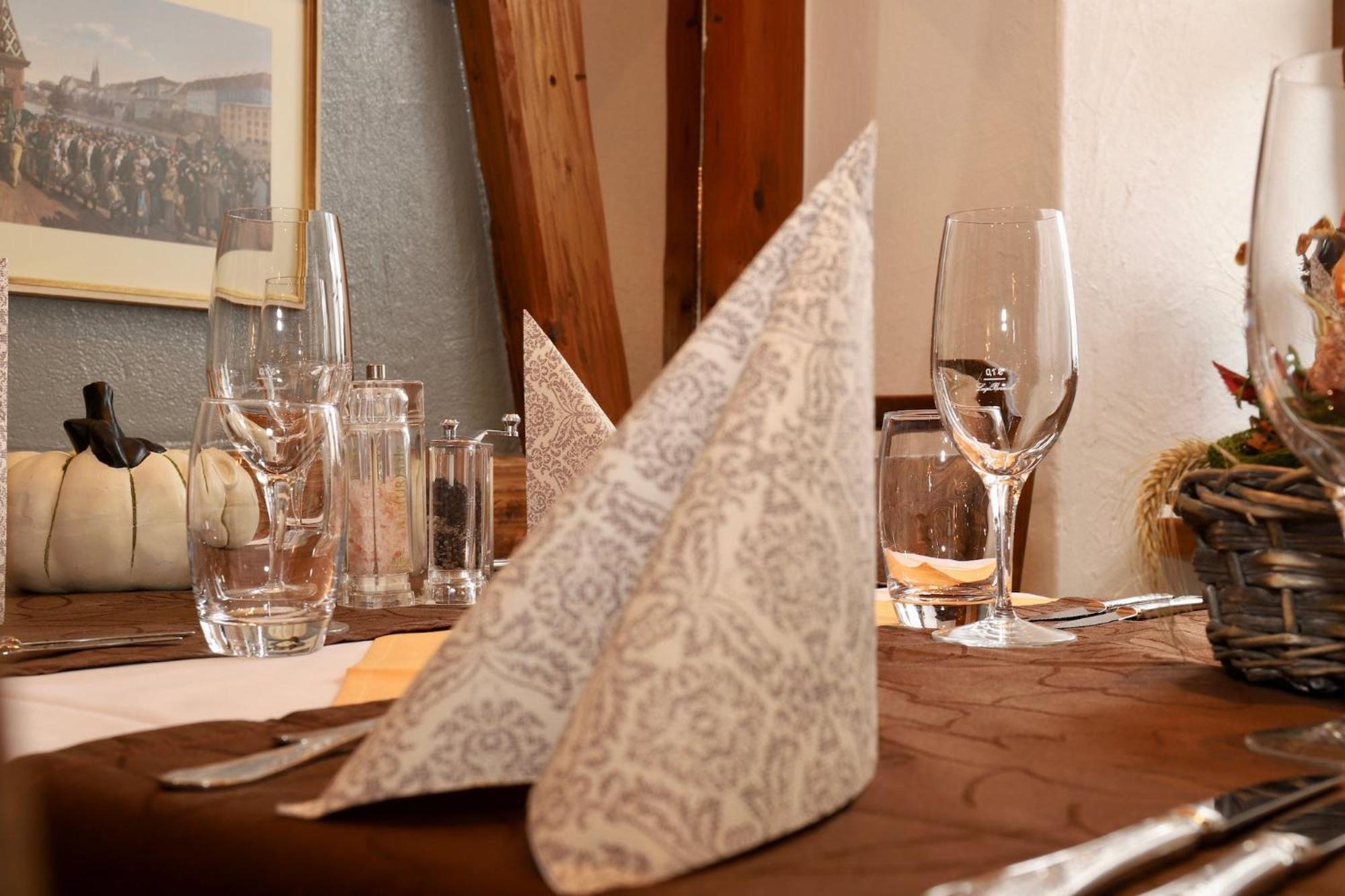 Hotel-Restaurant Weisses Kreuz Breitenbach Buitenkant foto