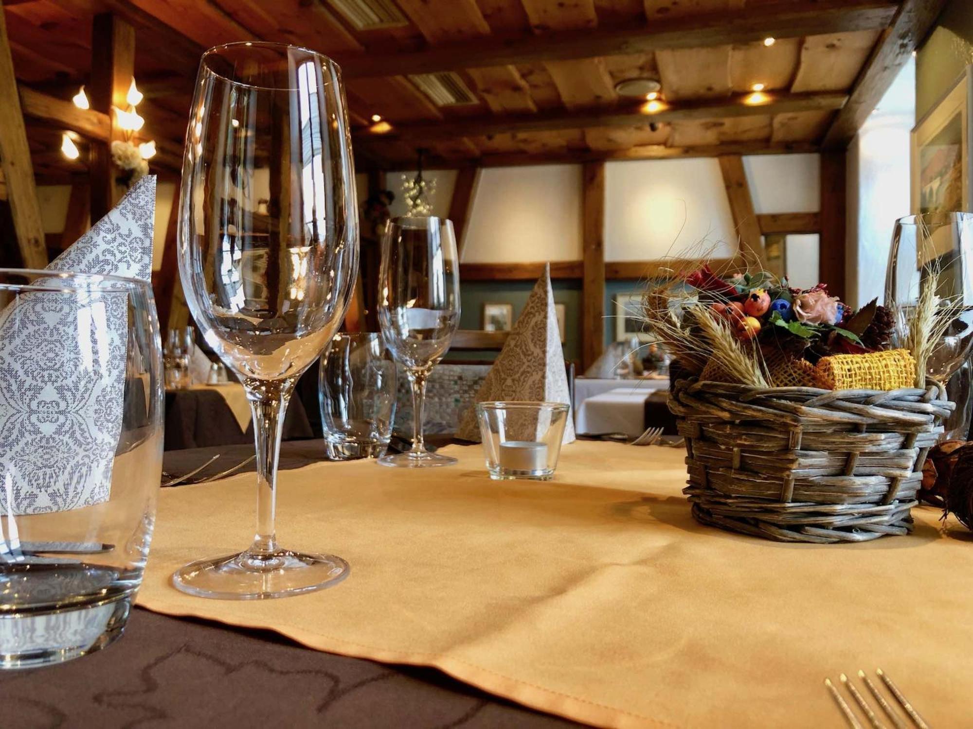 Hotel-Restaurant Weisses Kreuz Breitenbach Buitenkant foto