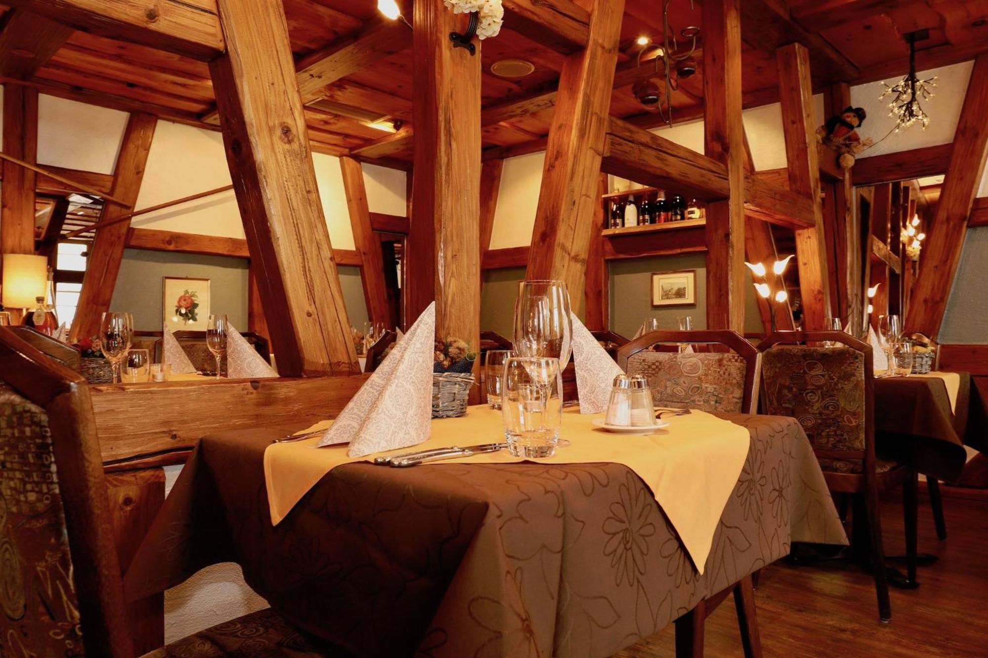 Hotel-Restaurant Weisses Kreuz Breitenbach Buitenkant foto